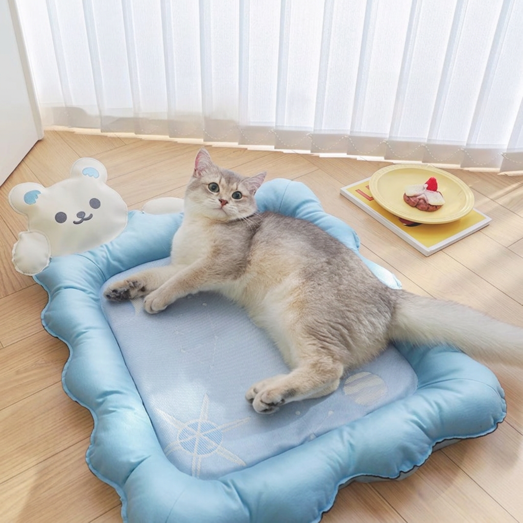 ClawPaws™ Sommer-Kühlmatte in Bärenform