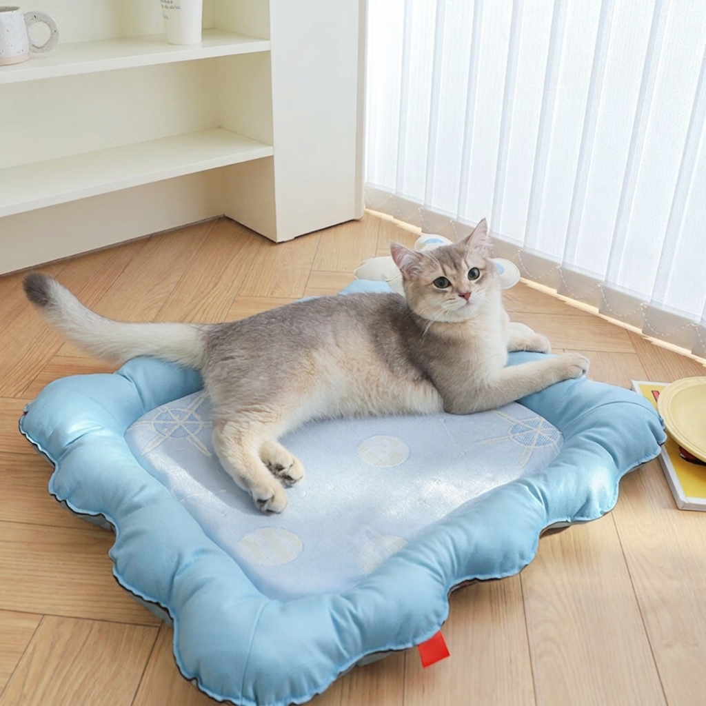 ClawPaws™ Sommer-Kühlmatte in Bärenform